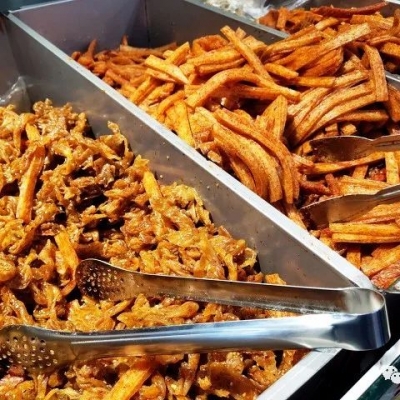 辣条专业班火了！曾经5毛钱1包的辣条，卖出了600亿的生意经